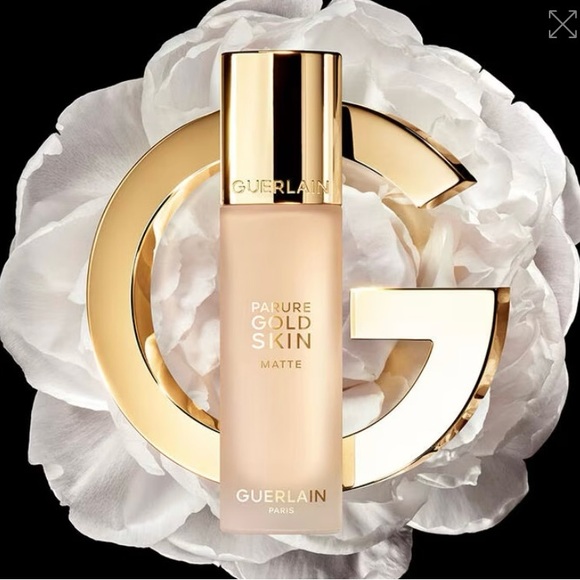 GUERLAIN Other - NWT GUERLAIN Parure Gold Skin Matte Foundation in 1N
